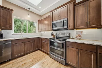 909 Thistle Lane, Eau Claire, WI 54703 - Photo 11