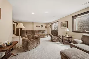 909 Thistle Ln, Eau Claire, WI 54703 - Photo 31