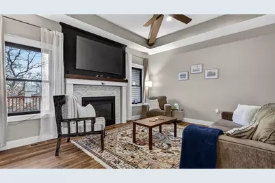 4642 S Oakwood Hills Parkway, Eau Claire, WI 54701 - Photo 13