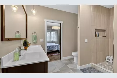 4642 S Oakwood Hills Parkway, Eau Claire, WI 54701 - Photo 21