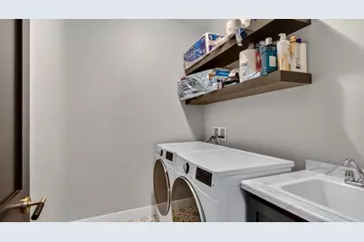 4642 S Oakwood Hills Parkway, Eau Claire, WI 54701 - Photo 15