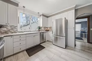 810 Miles St, Chippewa Falls, WI 54729 - Photo 5