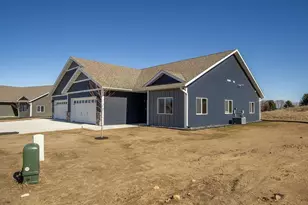 3327 Sunflower Ln, Eau Claire, WI 54703 - Photo 27