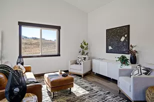 3327 Sunflower Ln, Eau Claire, WI 54703 - Photo 11