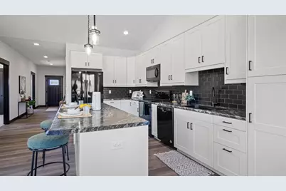 3327 Sunflower Lane, Eau Claire, WI 54703 - Photo 5