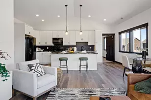 3329 Sunflower Ln, Eau Claire, WI 54703 - Photo 9