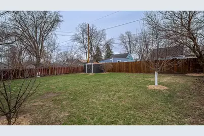 1621 Highland Avenue, Eau Claire, WI 54701 - Photo 11