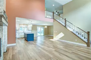 3746 Crest Ridge Ct, Eau Claire, WI 54701 - Photo 7