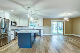 3746 Crest Ridge Ct, Eau Claire, WI 54701 - Photo 9