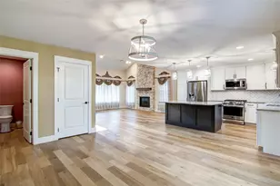 3746 Crest Ridge Ct, Eau Claire, WI 54701 - Photo 13