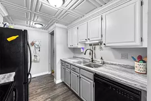 4634 Woodridge Dr, Eau Claire, WI 54701 - Photo 11