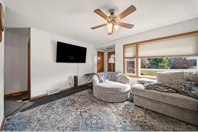 1812 Peterson Avenue, Eau Claire, WI 54703 - Photo 9