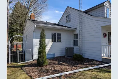 1521 6th Avenue, Menomonie, WI 54751 - Photo 5