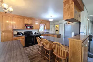 217 Summit St, Spooner, WI 54801 - Photo 7