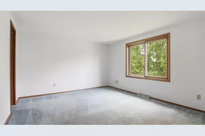 424 Kane Road, Eau Claire, WI 54703 - Photo 17
