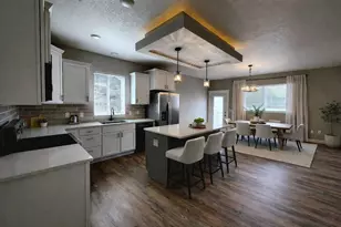 724 Sequoia Ln, Altoona, WI 54720 - Photo 3