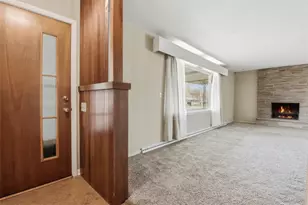 827 Park Ridge Dr, Eau Claire, WI 54703 - Photo 3