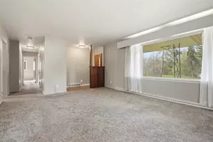 827 Park Ridge Dr, Eau Claire, WI 54703 - Photo 11