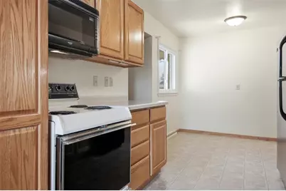 827 Park Ridge Drive, Eau Claire, WI 54703 - Photo 15
