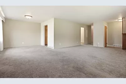 827 Park Ridge Drive, Eau Claire, WI 54703 - Photo 7