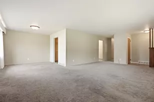 827 Park Ridge Dr, Eau Claire, WI 54703 - Photo 7