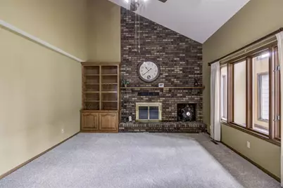 2804 W Princeton Avenue, Eau Claire, WI 54703 - Photo 11