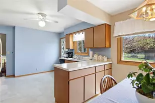 3147 Leslie Ln, Eau Claire, WI 54703 - Photo 7