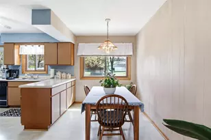 3147 Leslie Ln, Eau Claire, WI 54703 - Photo 11