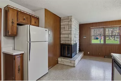 2824 Seymour Road, Eau Claire, WI 54703 - Photo 7