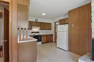 2824 Seymour Rd, Eau Claire, WI 54703 - Photo 9