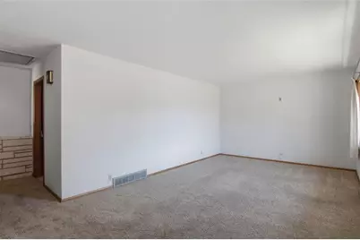 2824 Seymour Road, Eau Claire, WI 54703 - Photo 3