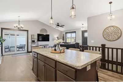 5642 Green Park Drive, Eau Claire, WI 54703 - Photo 7