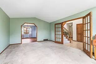 420 Southwood Ct, Eau Claire, WI 54701 - Photo 5