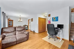4630 Woodridge Dr, Eau Claire, WI 54701 - Photo 9