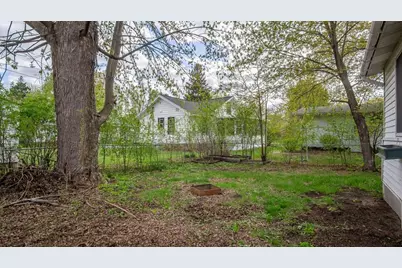 113 W Linden Street, Chippewa Falls, WI 54729 - Photo 3