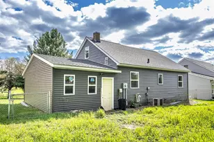 1031 Van Buren St, Black River Falls, WI 54615 - Photo 15