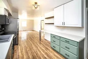 1031 Van Buren St, Black River Falls, WI 54615 - Photo 9