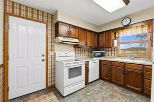 W10566 Allen Creek, Adams, WI 54615 - Photo 7