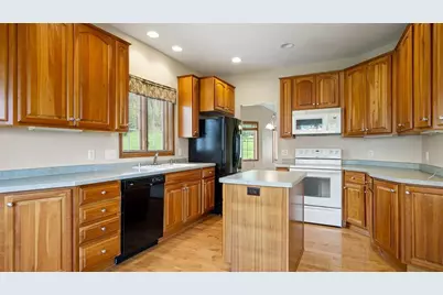 4112 Mill Run Court, Eau Claire, WI 54703 - Photo 9