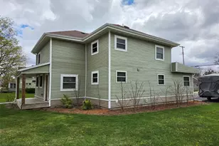918 Main St, Black River Falls, WI 54615 - Photo 25