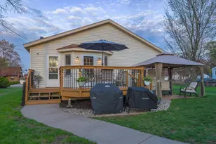 718 Maple St, Chippewa Falls, WI 54729 - Photo 5