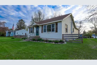 718 Maple Street, Chippewa Falls, WI 54729 - Photo 3
