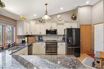 4125 Birch Crest Lane, Eau Claire, WI 54701 - Photo 9