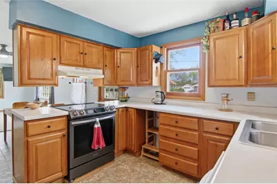 2229 Vine Street, Eau Claire, WI 54703 - Photo 7