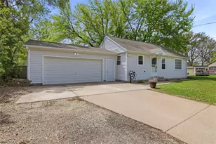 2229 Vine St, Eau Claire, WI 54703 - Photo 3