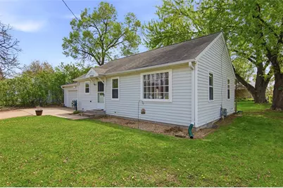 2229 Vine Street, Eau Claire, WI 54703 - Photo 5