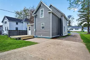 816 Summit St, Spooner, WI 54801 - Photo 3