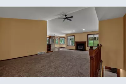 2621 E Princeton Avenue, Eau Claire, WI 54703 - Photo 9