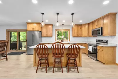 642 S 57th Avenue, Eau Claire, WI 54703 - Photo 9