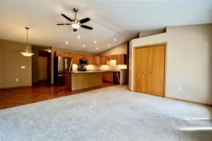 4227 W Robin Meadows Ln, Eau Claire, WI 54701 - Photo 5